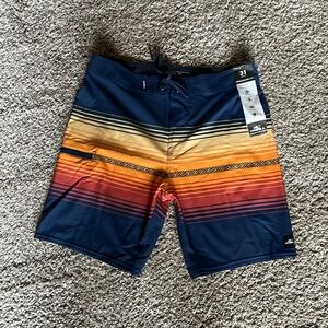 Men’s board shorts